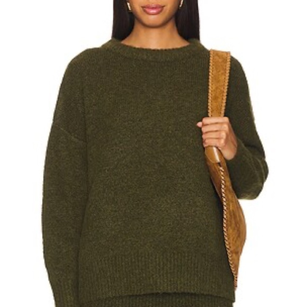 Elegant Olive Women's Crew Neck Sweater